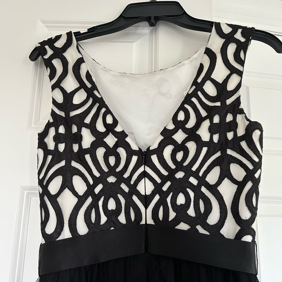 Aidan Mattox B&W long dress - Picture 4 of 7